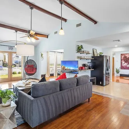 Ac Beach Farmhouse Retreat - 5Bd 2Ba
